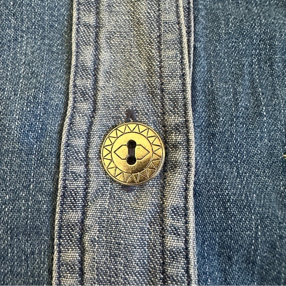 Bobbie Brooks Vintage Denim Flower Embroidered Shirt with Pockets Size Large - Picture 5 of 10